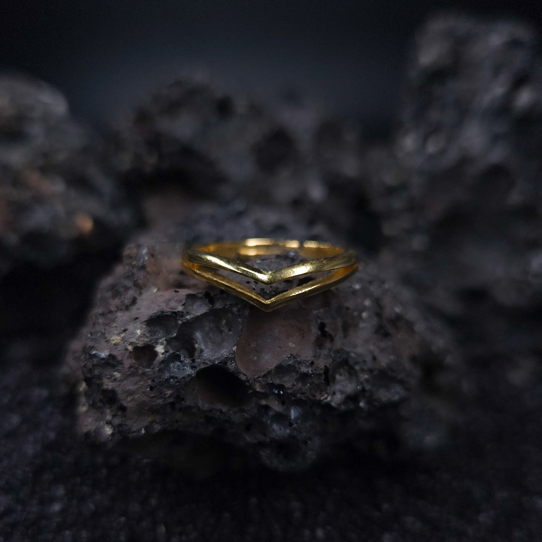 GleamCurve – V-Band Gold Silver Ring