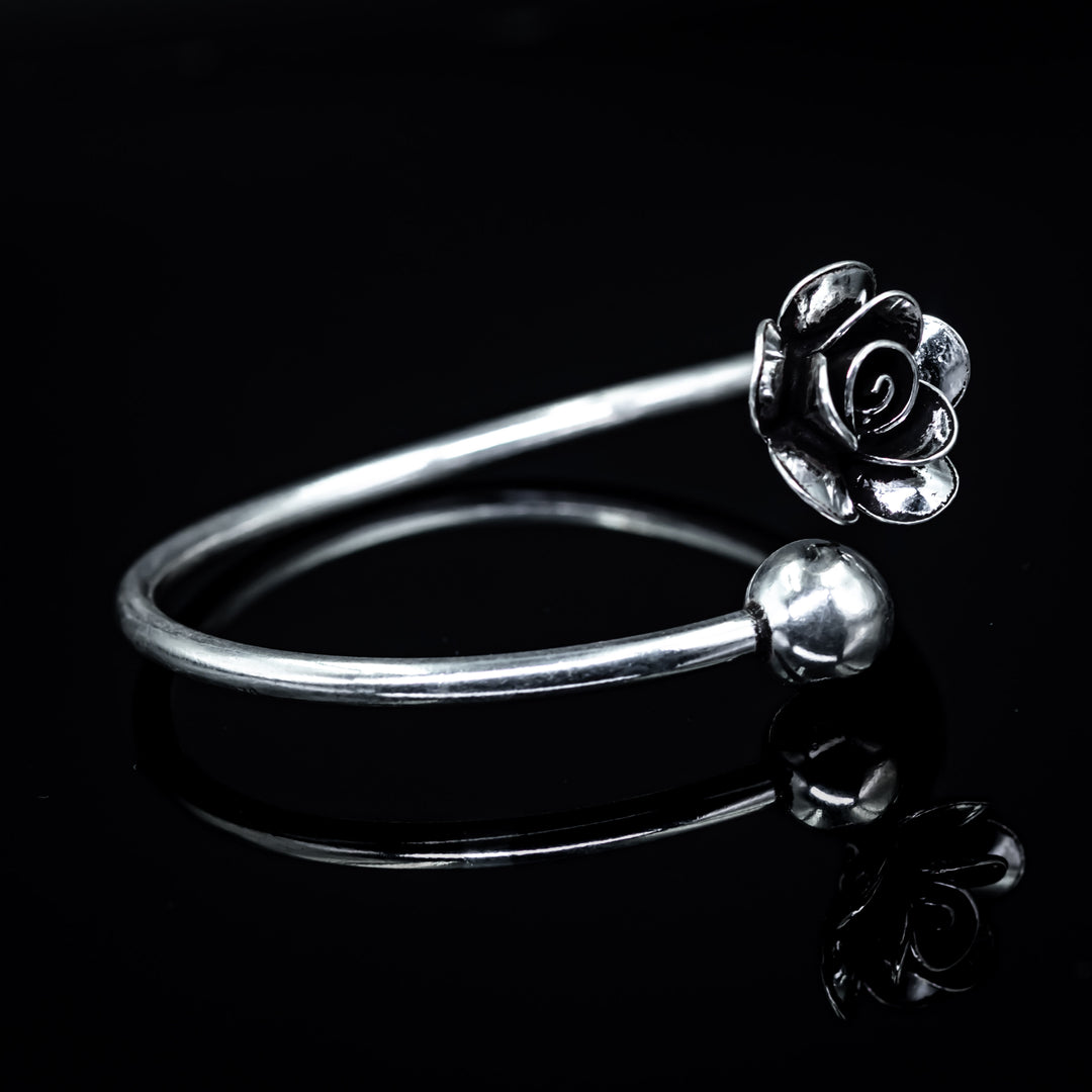 Sterling silver floral pattern bangle