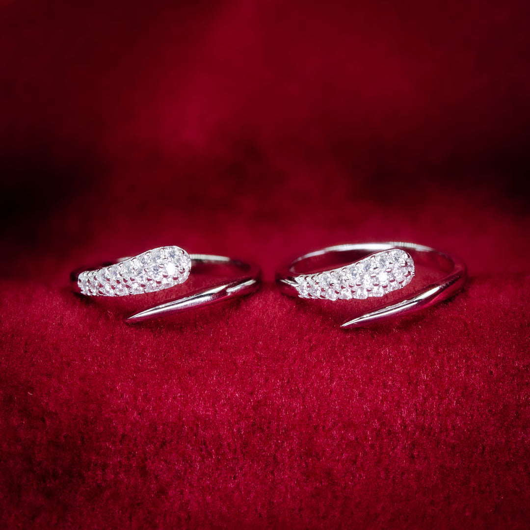 GlimmerTwist – 925 Silver Toe Ring