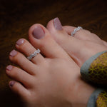 Load image into Gallery viewer, WaveLuxe – Sparkling Silver Toe Ring
