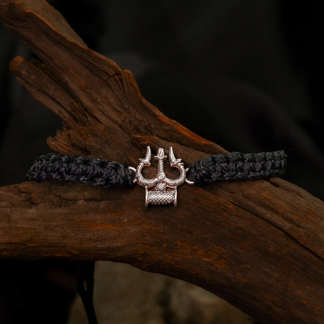 Trivah – Black Thread 925 Silver Bracelet