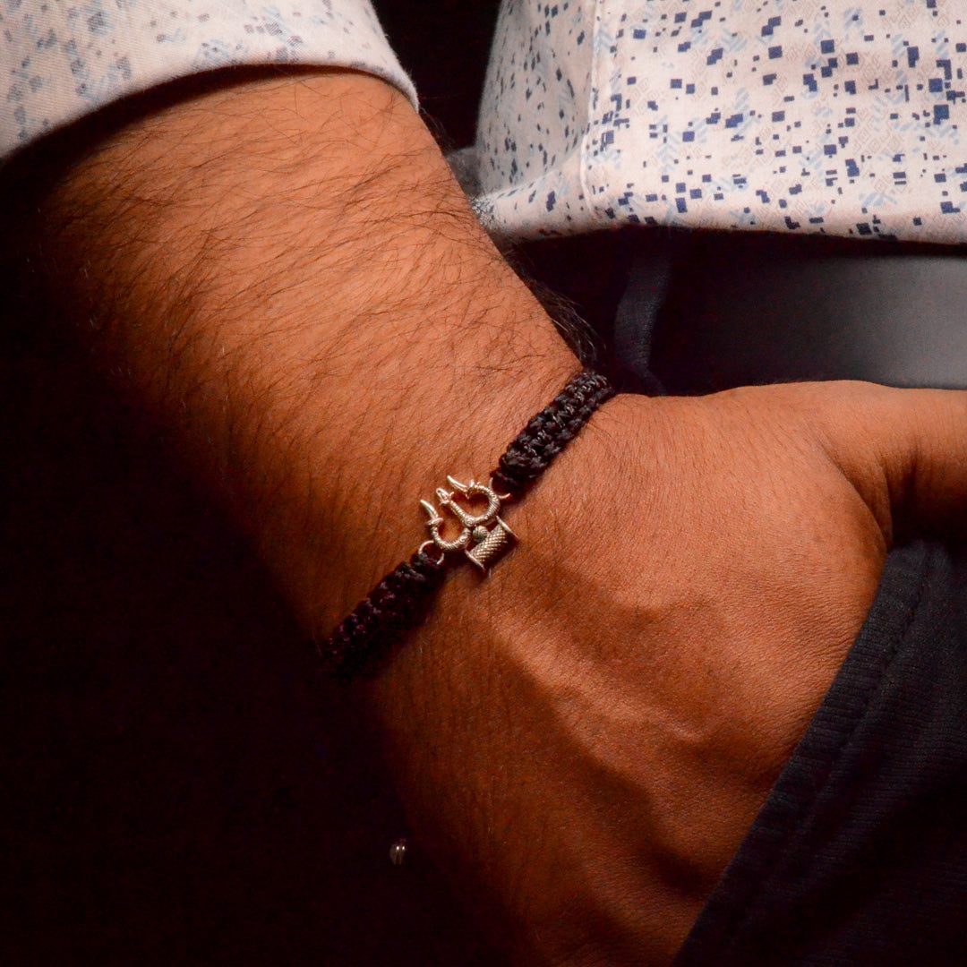 Trivah – Black Thread 925 Silver Bracelet