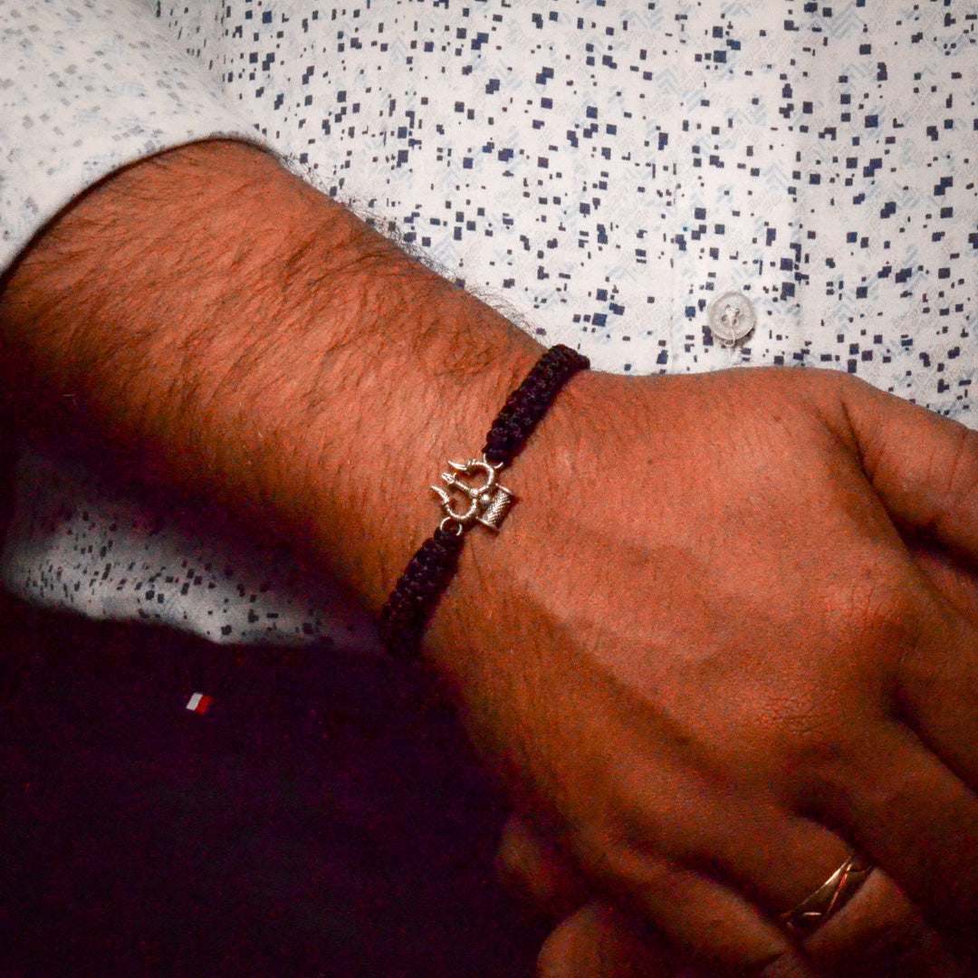 Trivah – Black Thread 925 Silver Bracelet